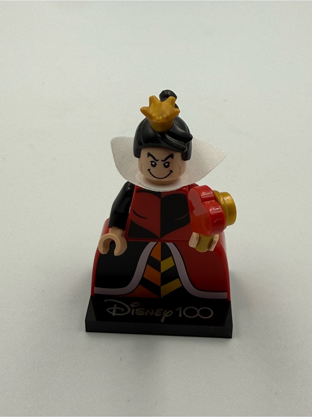 Lego Disney 100 Minifigure Queen of Hearts Small Collectible Figure